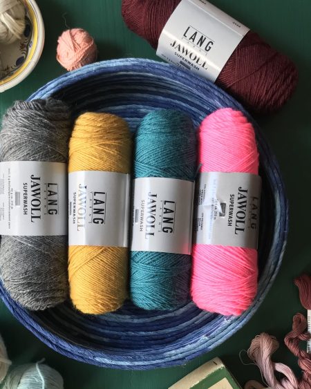 Fem nystan Lang Yarns Jawoll garn