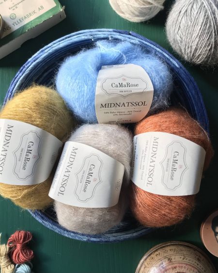 Fyra nystan CaMaRose Midnatssol garn