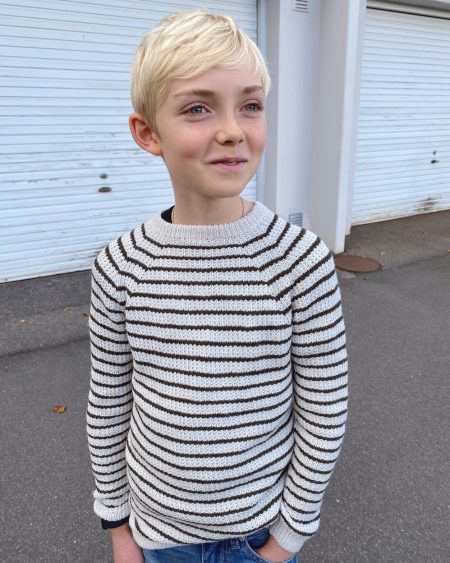 PetiteKnit stickmönster Friday sweater junior