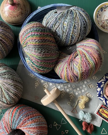 Sex nystan Lang Yarns Footprints