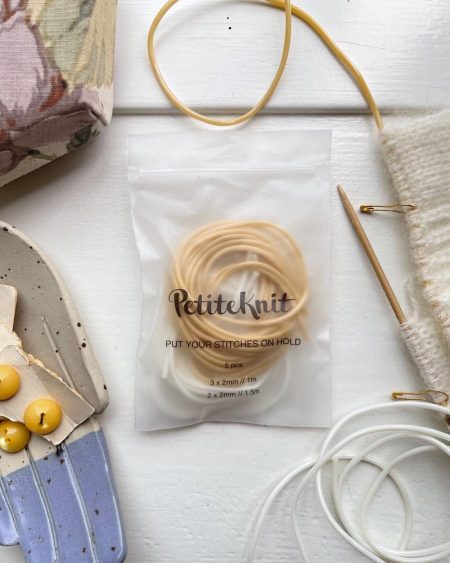 PetiteKnit Put Your Stitches On Hold Maskhållarkablar